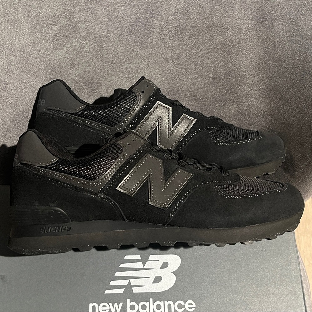 New Balance Men’s Sneakers 574 Black Size 11.5 US